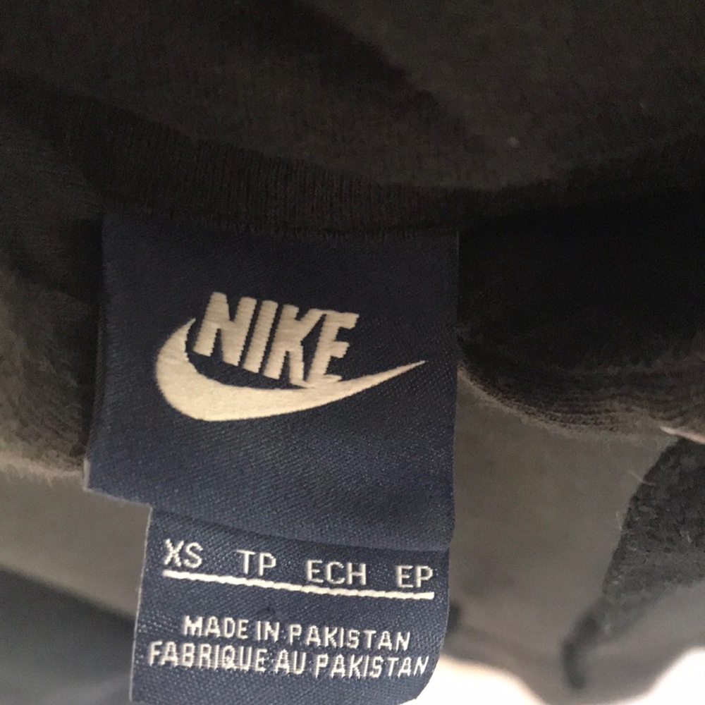 Nike men’s sportswear club hoodie - Picture 3 of 4
